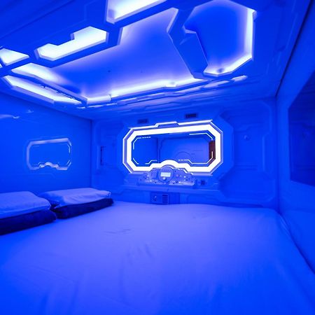 Space Q Capsule Hotel Sydney Exteriör bild