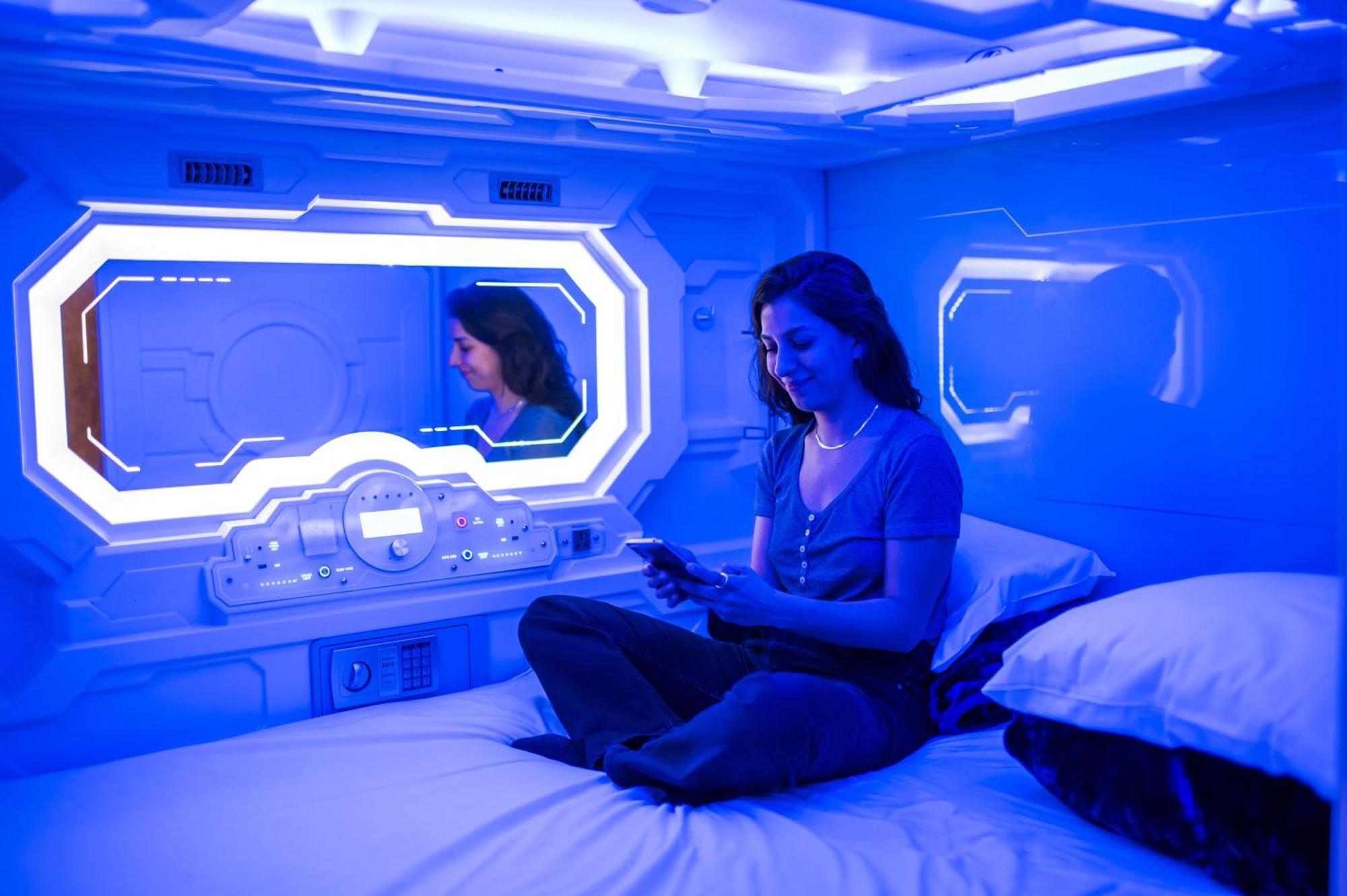 Space Q Capsule Hotel Sydney Exteriör bild