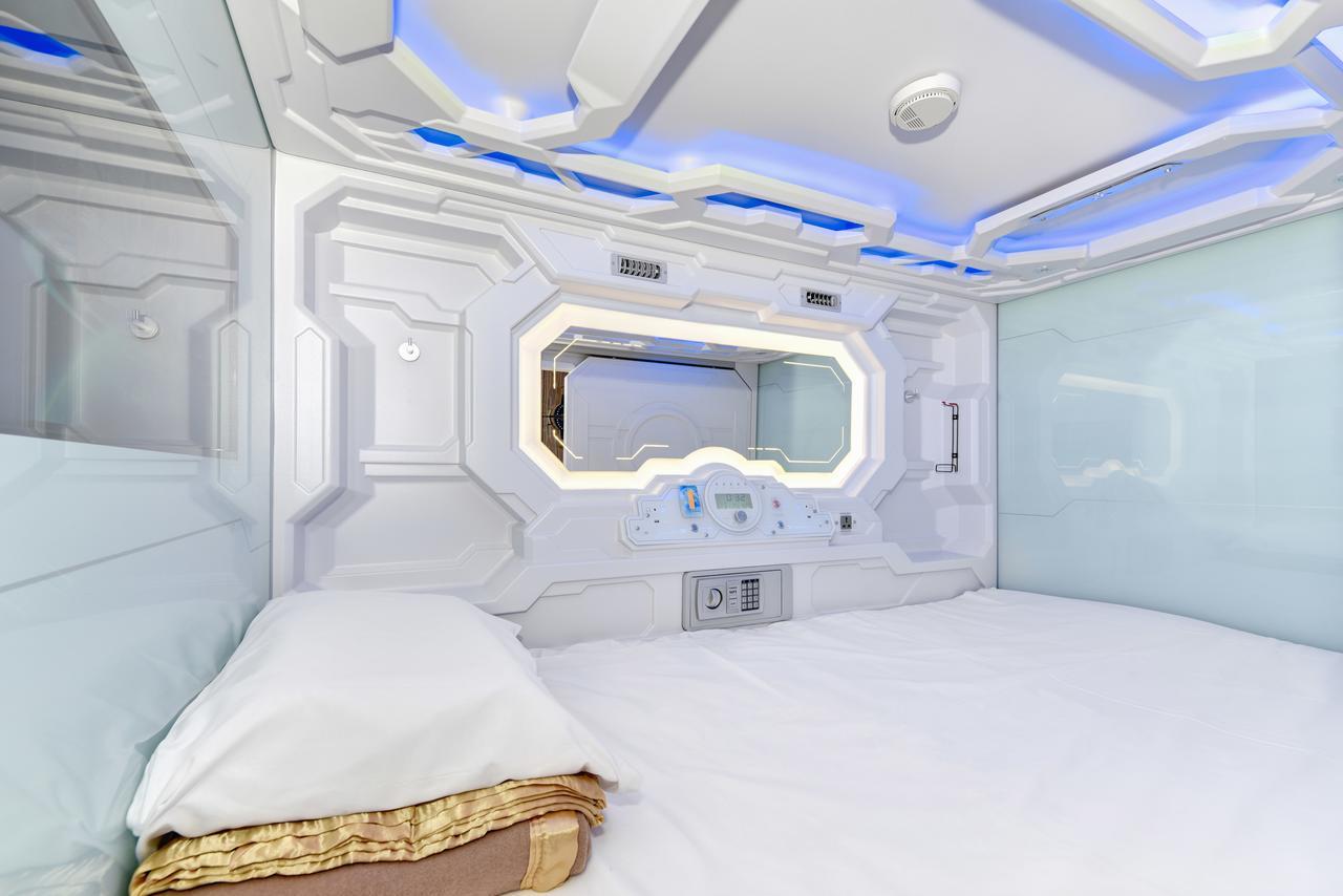 Space Q Capsule Hotel Sydney Exteriör bild